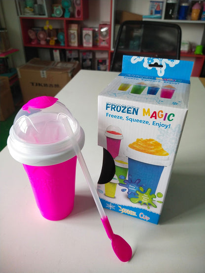 One Pinch Into An Slushy Cup, Shake The Smoothie Cup, And The Second Fast Cooling Cup Becomes A Pinch Cup. - ChillLabz 